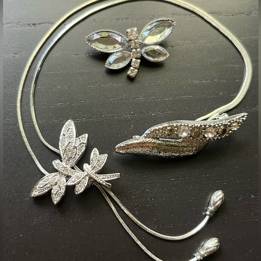!!FREE with any 2+ bundle!! 💖 Elegant Silver Jewelry Set with Crystal Accents